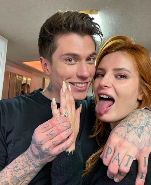 OnlyFans Kraliçesi Bella Thorne Striptiz Kulübü Gibi Nişanında Giydiği Yırtmaçlı Elbise ile Sansasyon Yarattı