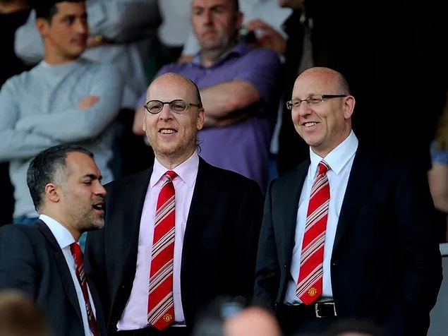 5. Manchester United’ın sahibi ise meşhur Glazer ailesi. 4,7 milyar dolar serveti olan aile son iddialara göre United’ı satmaya çalışıyormuş.