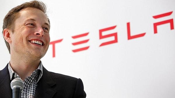 Elon Musk Tesla’nın elektrikli otomobil işine dahil olduğunda karşısında her yıl milyonlarca otomobil üreten General Motor, Ford, Volkswogen, Toyota gibi içten yanmalı motor devleri karşısında minik bir kedi büyüklüğündeydi.