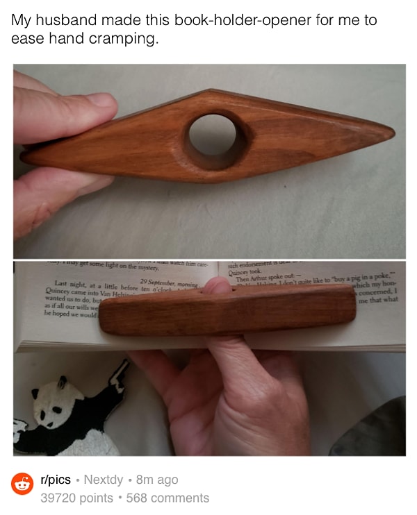 3. "Мой муж сделал для меня вот такой держатель для книг".