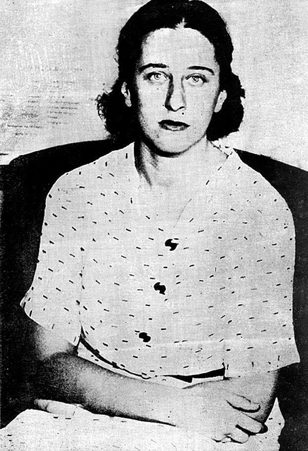 1942 yılında başka kadın tutsaklarla beraber gaz odasında ölüme terk edilen Olga Benario, ölüme gitmeden önce eşine ve kızına bir mektup yollar.