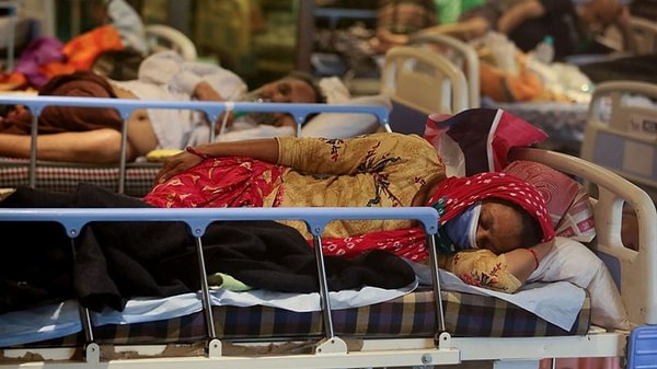 Общее количество заболевших в стране приблизилось к 20 миллионам.