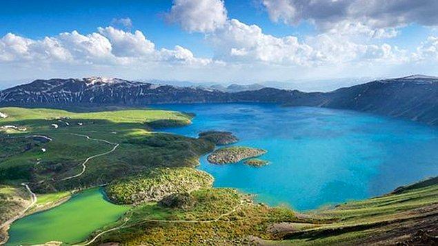 3. Dünyanın en büyük volkanik göllerinden biri olup Bitlis'in sınırları içerisinde yer alan gölün adını hatırlıyor musun?
