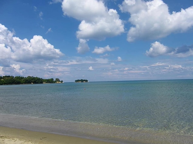 Birçok eşsiz plaja ev sahipliği yapan Akliman, haliyle turizm açısından oldukça önemli bir yere sahip.