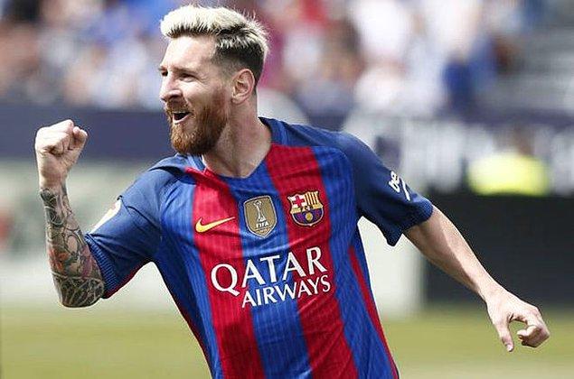14. Solak olan Messi'nin hat-trickleri malumunuz. Peki sağ ayağıyla da hat-trick yaptığını biliyor muydunuz? Hem de Şampiyonlar Ligi'nde!