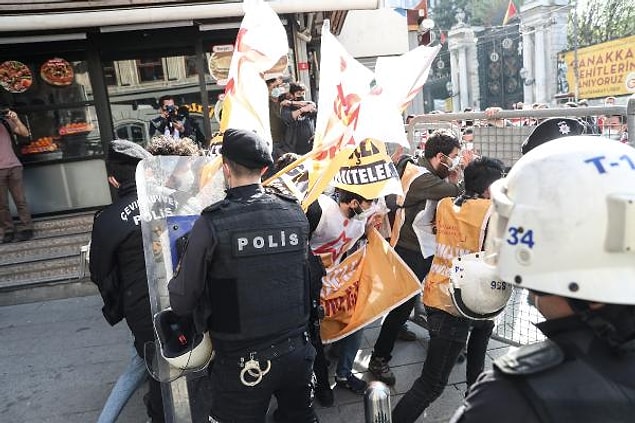 Galatasaray'a ulaşan gruba müdahale
