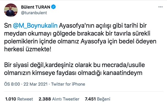 Sadede gelelim. Sosyal medya ve kamusal alandaki tartışmalar risklidir. Kim olduğunuzu unutur ve nerede durmanız gerektiğinizi bilmezseniz sizi çukur gibi içine çeker. Sonra bir anda kendinizi helal-haram maaş alan memurları listelerken bulursunuz.. Azarı kendi destekçisi olduğunuz siyasilerden yersiniz. Ardınızdan da asla cevaplayamayacağınız sorular kalır: Hazinenin 'haram' olduğunu iddia ettiğiniz kısmından kimlerin maaşı ödeniyor?