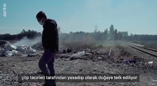 Çeşitli kimyasalların olduğu bu çöpler Avrupa'dan ülkemize sokuluyor ve verimli tarım arazilerine dökülüyor. Bir daha da bu çöpleri dönüştüren ya da bu alanlardan kaldıran kimse yok.