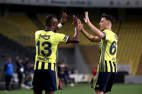 Sosa, Valencia ve Pelkas'ın golleriyle sonuca giden Fenerbahçe, sahadan 3-1 galip ayrıldı.