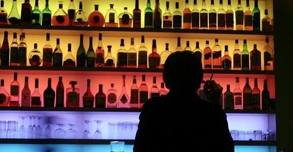 Tekel büfeleri ve zincir marketler, resmen yasaklanmadığı için içki satışına devam ettiklerini ve henüz kendilerine yasağa dair resmi bir karar gelmediğini söylediler.