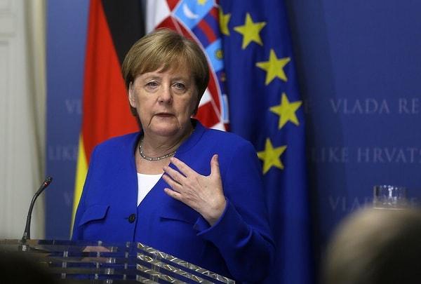 16 yıldır muazzam bir şekilde yönettiği ülkenin başbakanlığını ve siyaseti bırakacak olan Angela Merkel'ın örnek yöneticiliğini konuşmamız gerekiyor!