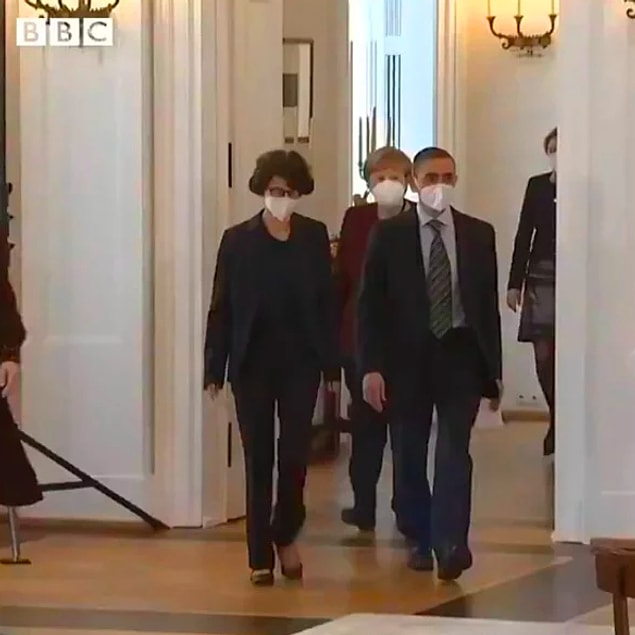 Merkel kendi fikirlerini dayatmak yerine bilime ve bilim insanlarına hep önem verdi.