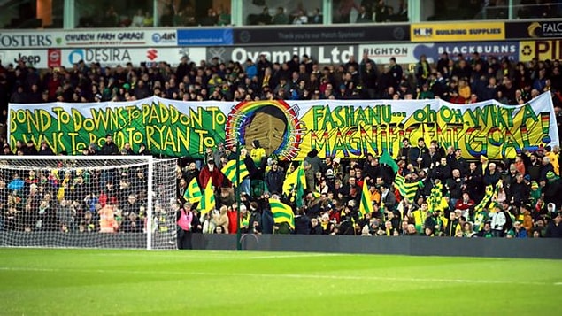 Liverpool'a attığı muhteşem golün 40. yıldönümü, 9 Şubat 2020'deydi. Norwich taraftarı onu unutmamış, açtıkları pankartla ona selam çakmışlardı.