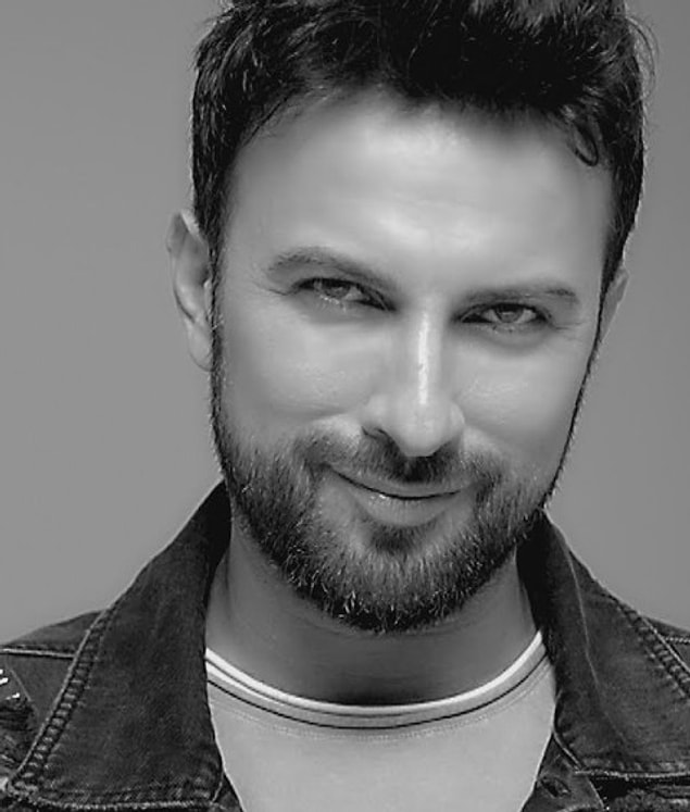 Bu adamı sevmek için o kadar çok sebep var ki, insan hangi birini sayacağını bilemiyor. Bize hayatı sevdiren şarkılar yaptığın için, yanımızda durmayı her şeyin üstünde saydığın için ve yeniden konserlerine gitme heyecanının ateşini içimizde hiç söndürmediğin için TEŞEKKÜRLER TARKAN. Gel bi öpelim seni be! 💋