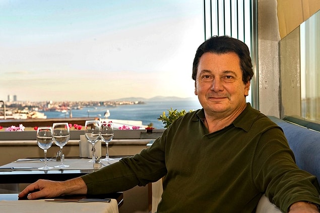 19. Gönüllerin bir tanesi Vedat Milor'un sevgili ailesi ve başarılı hayat hikayesi