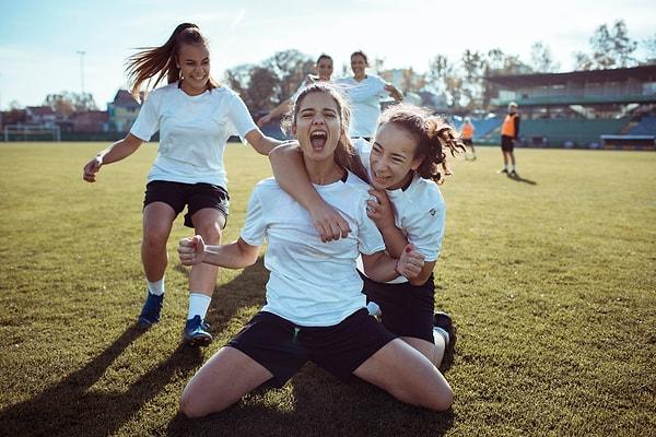 Dünya'da kadın futbolu ve "Eşit Futbol"