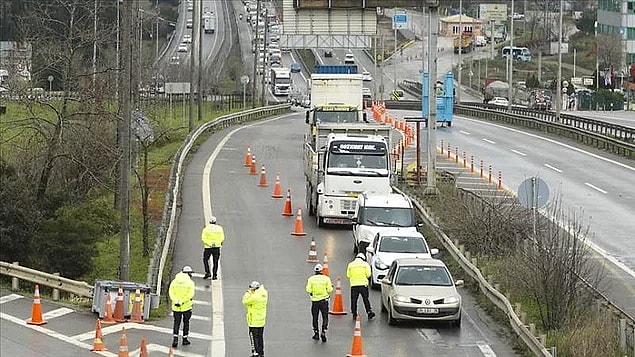 Sokağa Çıkma Yasağı Uzatılacak Mı?