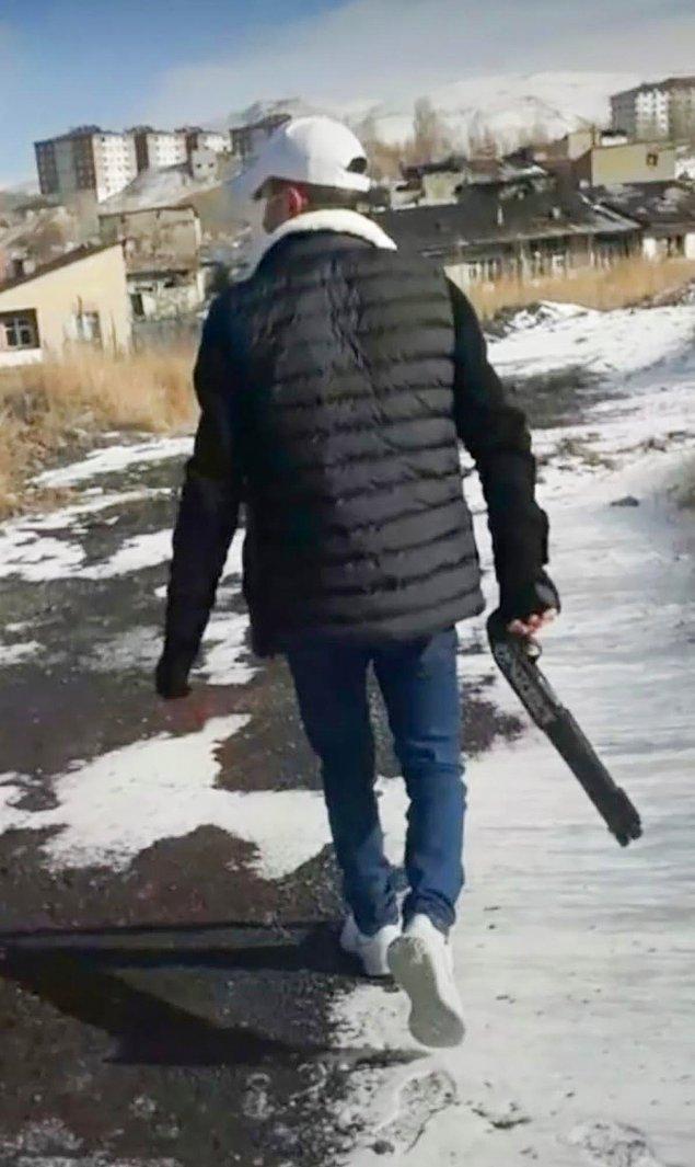 Sosyal medya hesaplarında çok sayıda silahlı fotoğrafı olduğu ortaya çıkan Serdar Dündar gözaltına alınarak tutuklandı.