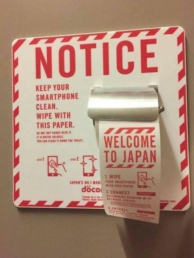 20. Tokyo'nun Narita Uluslararası Havalimanı'nda telefon silme makinesi vardır.
