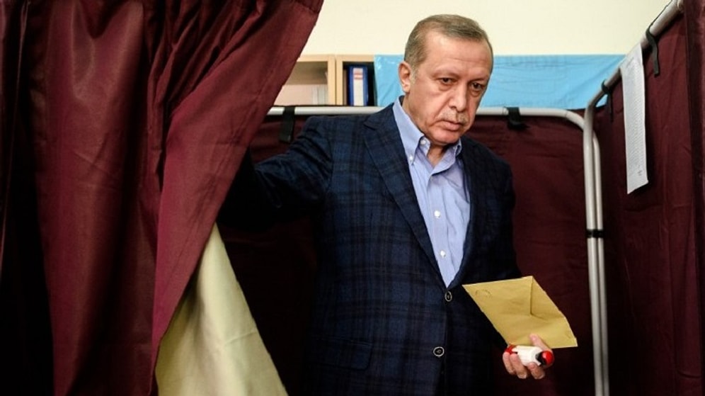 AKP'li Şen: 'Anketler Üzerinden Algı Operasyonu Yapıyor, Oylarımız Yüzde 40’ın Altına Düşmüyor'