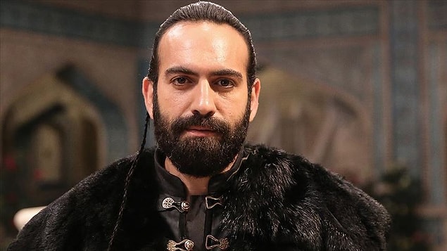 Oynadığı dizileri kısaca sayacak olursak Hepimiz Birimiz İçin'den başlarız; Unutulmaz, Fatma Gül'ün Suçu Ne?, Aşk Yeniden, 8. Gün, Kızım, Azize, Uyanış: Büyük Selçuklu ile sonlandırırız.