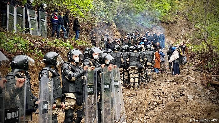 Bakan Karaismailoğlu, İkizdere'de Büyük Resmi Gördü: 'Çevre Hassasiyeti Değil, Sıkıntıları Ülkenin Kalkınması'