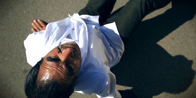 Annesini kanser tedavisi sonrasında kaybeden Mohammad Reza Kheradmandan, kısa filminde annesini ne kadar özlediğini vurgularken, bir yandan da tüm kültürlerde herhangi bir insan için annelerin en önemli ve en güvenli barınma yerleri olduğunu dile getiriyor...