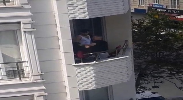 İhbar üzerine olay yerine gelen Esenyurt İlçe Emniyet Müdürlüğüne bağlı polis ekipleri kadın ile görüştü. Anneler Günü'nde dayak yiyen kadın şikayetçi olmadığını belirterek, "30 yıllık eşim özel bir sebeple kavga ettik" dediği öğrenildi.