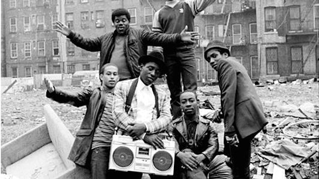Bilgisayarın olmadığı bu dönemde hip-hop müzik için bir DJ setiniz, mikrofonunuz, hoparlörleriniz ve bunun gibi pek çok ekipmanınız olmalıydı.