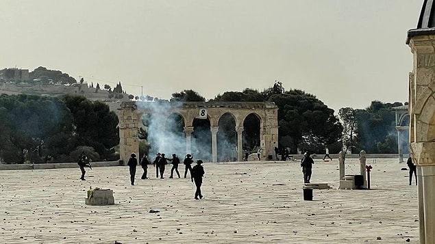 Plastik mermi ve ses bombalarıyla müdahale