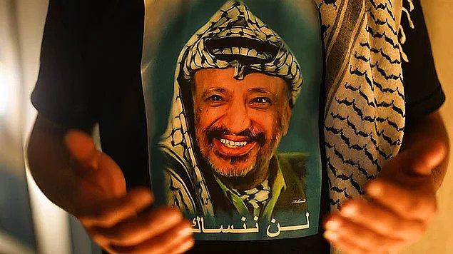2004 - Filistin Kurtuluş Örgütü başkanı Mohammed Abdel Rahman Abdel Raouf al-Qudwa al-Husseini yani sık bilinen adıyla Yaser Arafat öldü.