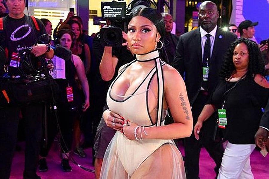 Nicki Minaj topless in photos, wishes fans happy Easter Daily Mail Online