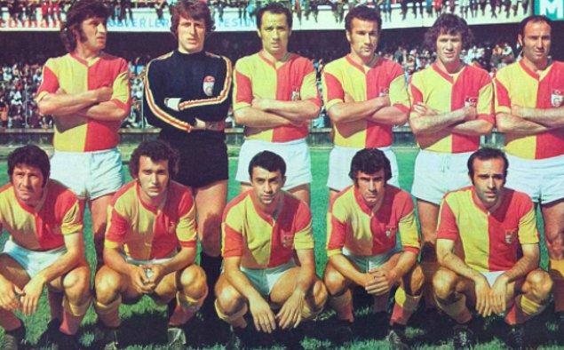 4. 1971-1972 sezonunun son haftasına 2 puan ve büyük avantajla lider giren Galatasaray, rakibi Eskişehirspor'un son hafta berabere kalması ve Boluspor karşısında aldığı galibiyet ile rakibini tekrar geçerek şampiyon oldu.