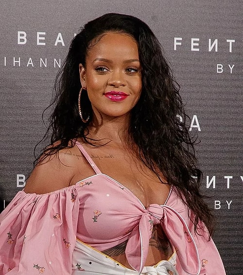 Yürü Be Riri! Dünyaca Ünlü Şarkıcı Rihanna da Filistin'de Yaşanan Korkunç Olaylara Sessiz Kalmadı