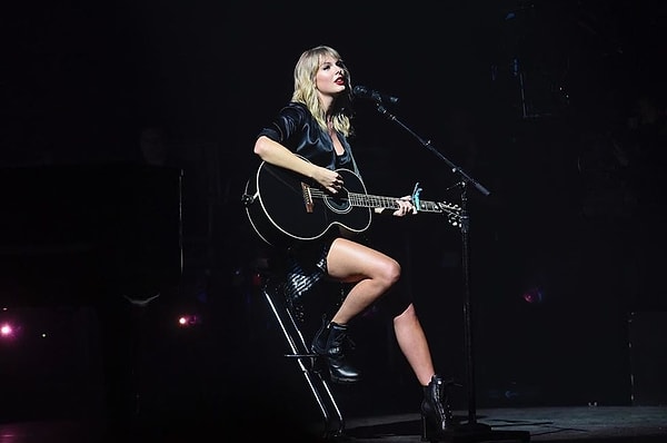 2. Тейлор Свифт