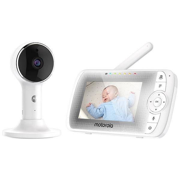 2. Manyetik montaj özelliği ile duvara, masa üstüne veya dilediğiniz yere monte edebileceğiniz bir bebek izleme kamerası.