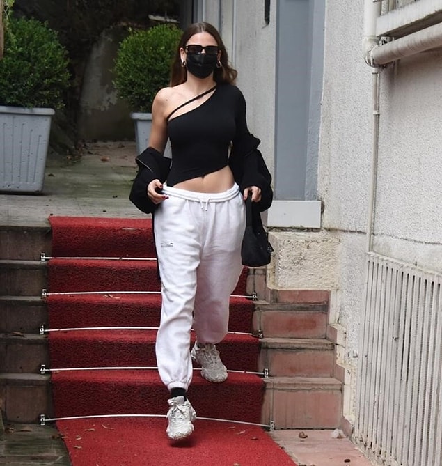 Kerem Bürsin, Cem Yılmaz derken son olarak da adı iş insanı Haldun Demirhisar ile anılmış,
