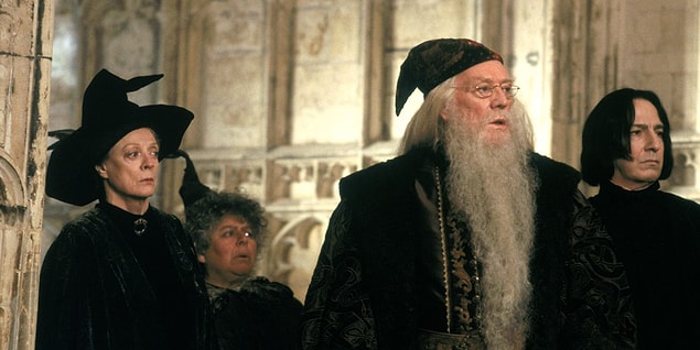 Severus yıllar boyunca Lily'i görmez ve istediği gibi Ölüm Yiyenler'e katılır. Lord Voldemort'a sadık bir şekilde hizmet eden Severus, onun emriyle Hogwarts'ta karanlık sanatlara karşı savunma öğretmeni olarak işe başlar. Bu sayede okul müdürü olan Dumbledore'u gözetleyip, Voldemort için casusluk yapabilecekti.