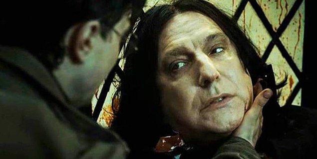 Severus, istendiği gibi Dumbledore'u kendisi öldürür. Dumbledore öldükten sonra herkes ondan nefret ederken bile onun emirlerini yerine getirmeye ve Harry'ye yardım etmeye devam eder.