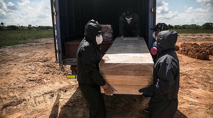 Peru'da, Covıd-19'Da  Ölü Sayısının Artması Nedeniyle Mezarlıklarda Yer Kalmadı