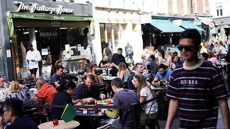 İngiltere'de Hayat 'Normale' Dönüyor: Restoran ve Barlar Müşteri Alabilecek...