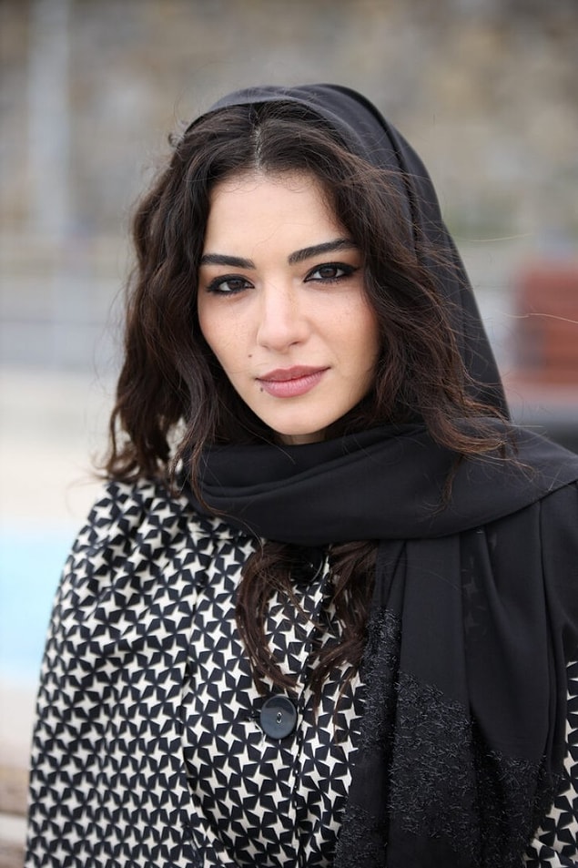 Vahit Bey'in Nurhayat'a Şehrazat deme sebebi ise, Nurhayat'ın babasından dinlediği Binbir Gece Masalları'nı geceler boyu Vahit Bey'e anlatması.
