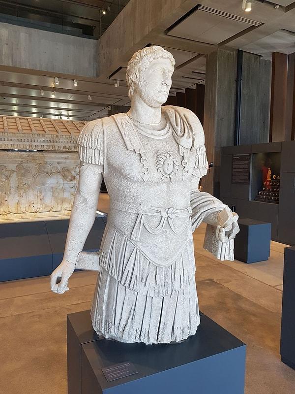 3. Hadrian (MS 2. yy.) / Troya Müzesi
