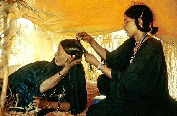4. Kadınlara karşı bu kadar saygı beslenmesinin sebebi ise Tuareg halkının annesi olduğuna inanılan Tin Hinan'dan gelmektedir.