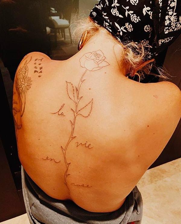 10. Lady Gaga'nın A Star Is Born filmine ithafen yaptırdığı 'La Vie en Rose' dövmesi.