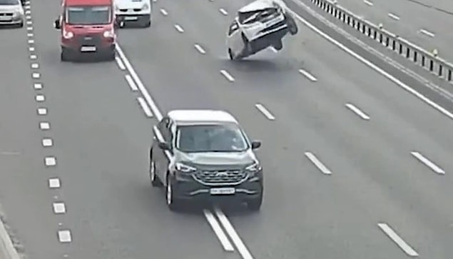 Olay, Ukrayna’nın başkenti Kiev’de bir otoyolda meydana geldi.