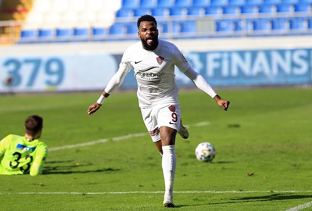 4. Aaron Boupendza ➡️ West Ham