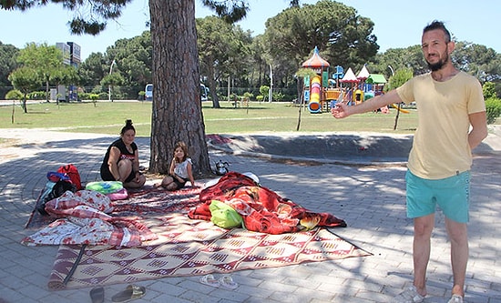 Tartıştığı Annesi ve Abisi Uzaklaştırma Kararı Alınca Ailesiyle Parka Yerleşti