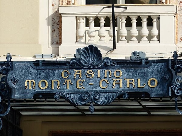 19. Monako vatandaşlarının Monte Carlo Casino'sunda kumar oynaması yasak.