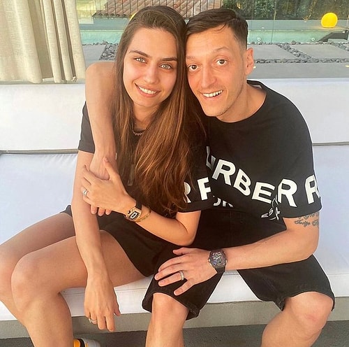 Vakit Hakikaten Nakitmiş! Mesut Özil ve Eşi Amine Gülşe'nin 10 Milyon TL'lik Saatleri Olay Oldu